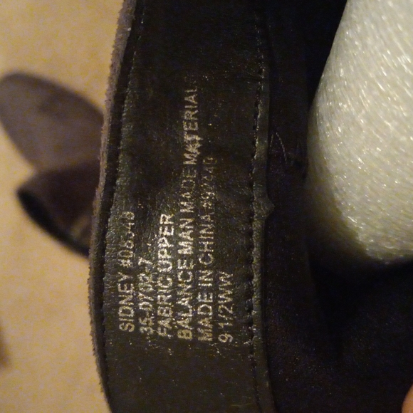 Booties (9.5)WW - Picture 6 of 6